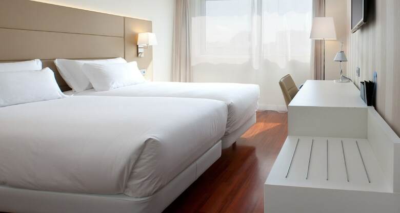 Hotel NH Pamplona Iru�a Park