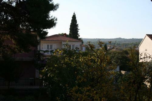 Apartments With A Parking Space Mirca (brac) - 729