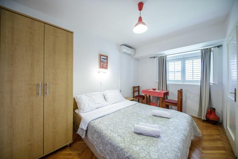 Residencia Guesthouse Anica