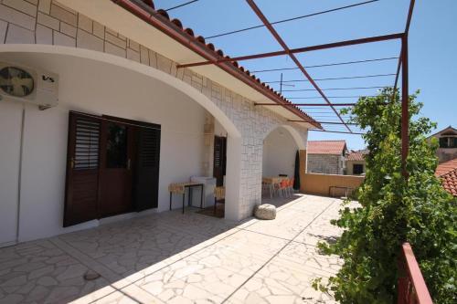 Hostal Triple Room Baska Voda 6748b