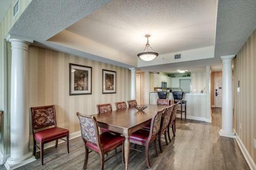 The Island Vista 910 Apartment