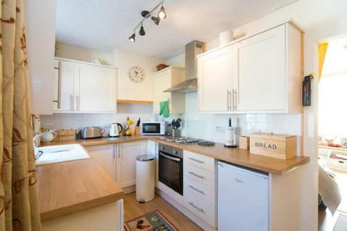 Crinan Canal Cottage