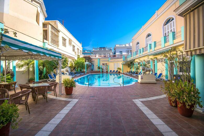 Hotel La Union Managed By Meli�