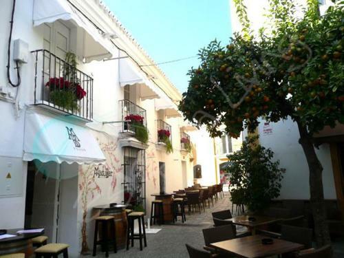 Cozy Apartment In Marbella With Swimming Pool