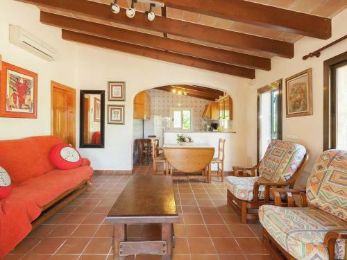 Cozy Holiday Home With Private Pool In Alcudia