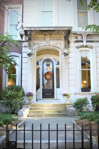 Dupont Mansion Historic Bed And Breakfast