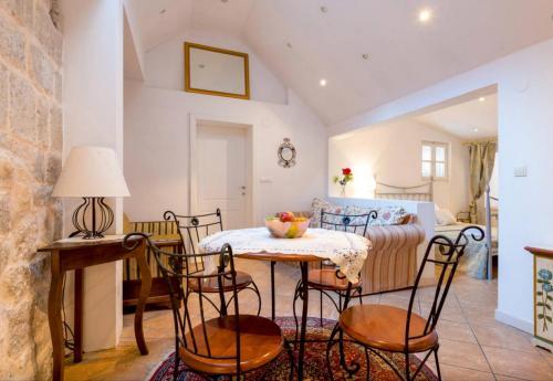 Residencia Villa Saraca