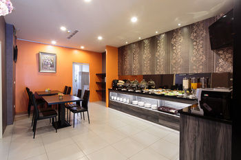 Orange House Hotel