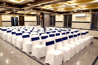 Hotel Raj Vista - Suites & Convention