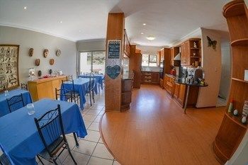 Bed & Breakfast Fly Me To The Moon Guesthouse