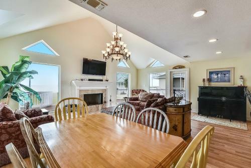 Summer Breeze Holiday Home