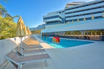 Medora Auri Family Beach Hotel