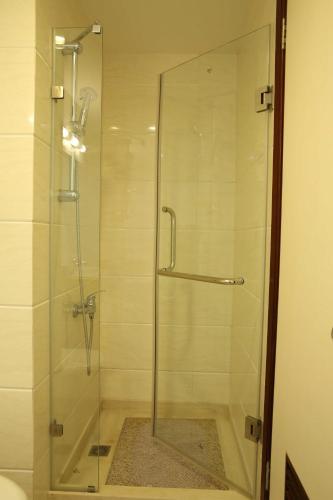 Grand Harbour Hotel