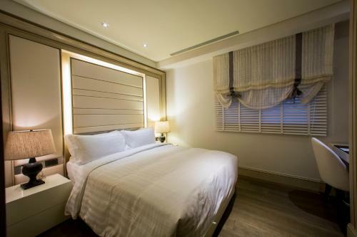Hostal J Palace Residence