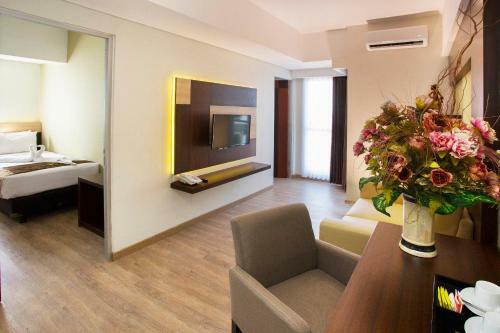 Hotel Gunawangsa Merr, Dhm Associates