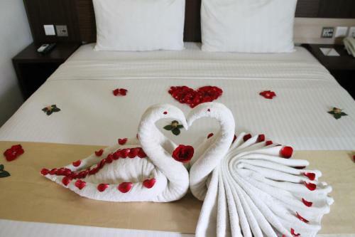 Hotel Gunawangsa Merr, Dhm Associates