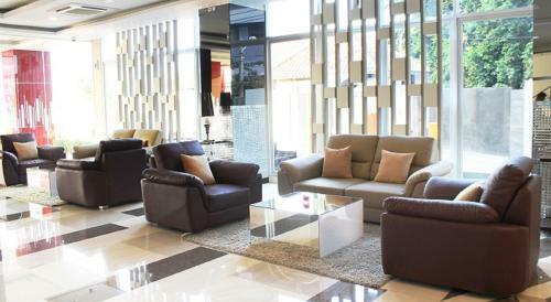 Hotel Gunawangsa Merr, Dhm Associates