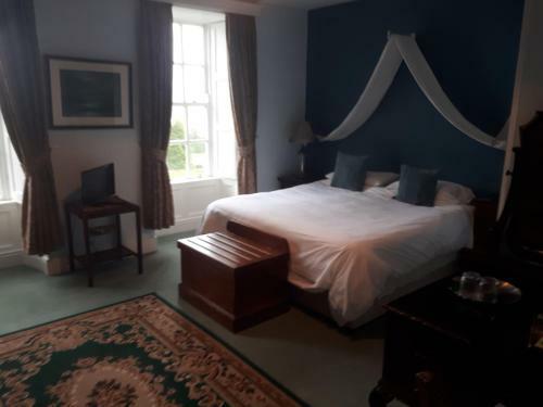 Hostal Castlemorris House