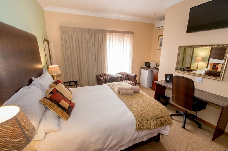Hostal Sunset Manor Guest House