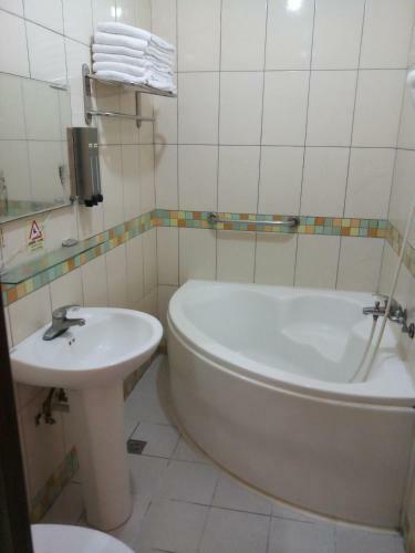 Puti Commercial Hotel