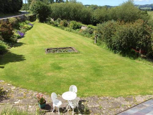 Bed & Breakfast Aberllynfi House