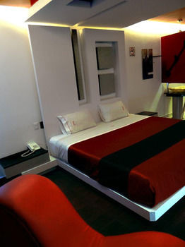 Auto Hotel Puente Grande