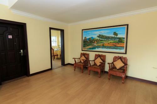 Paradise Hotel