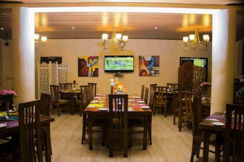 Hill Cool Hotel & Restaurant