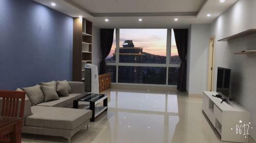 Son Thinh Three Bedroom Apartment