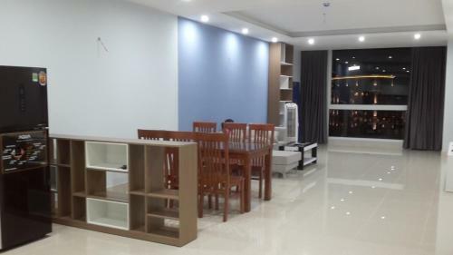Son Thinh Three Bedroom Apartment