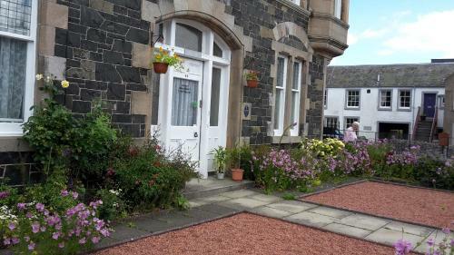 Hostal Lindores Guesthouse