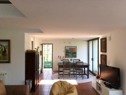 Liiiving In Caminha | Oak Tree Chill House