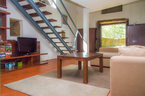 Liiiving In Caminha | Oak Tree Chill House