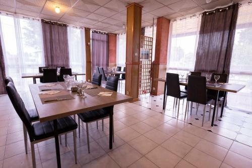 Hotel H�tel La Rocade