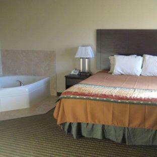 Hotel Bowman Inn And Suites