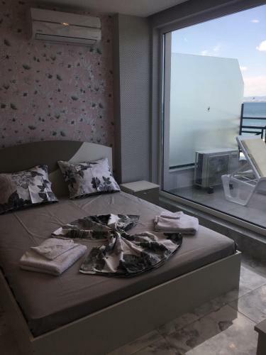 Golden Sea View Apartments