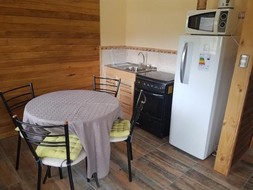 Caba�as Del Lago Huillinco