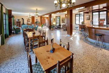 Hotel Mora
