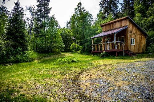 Lodge Midnight Sun Log Cabins