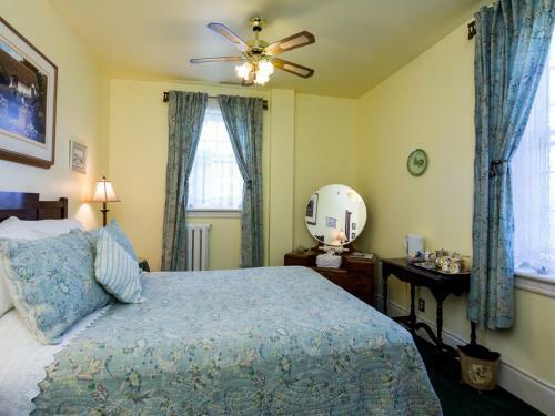 Bed & Breakfast Green Woods Inn
