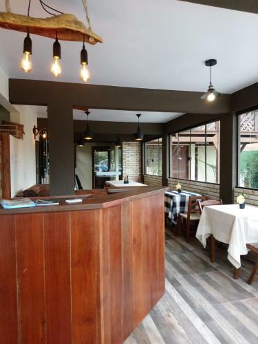 Hostal Pousada Villa Emba� Chal�s