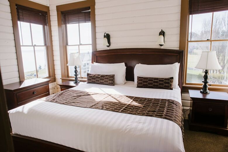 Lodge Fort Worden
