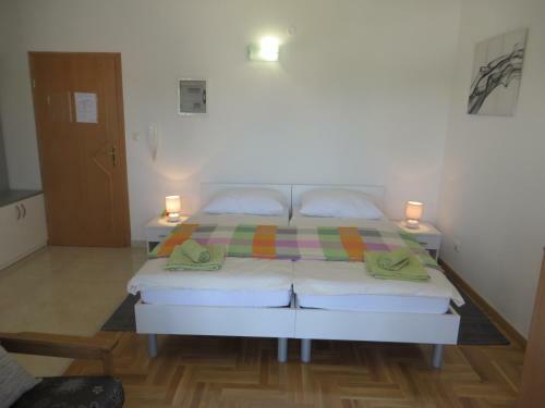 Filipovic Apartments With Pool