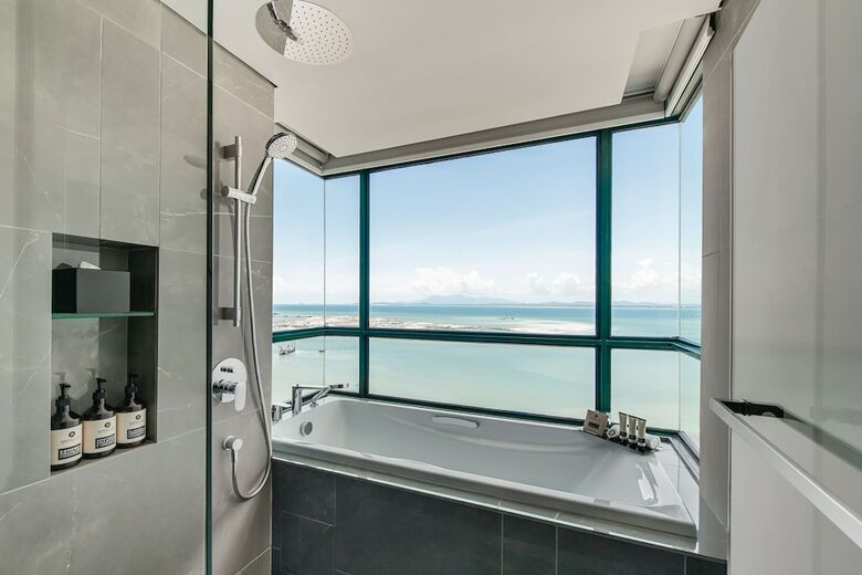 Gurney Resort Hotel And Residences, Penang