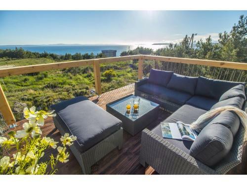 Holiday Home Luxury Sea View Apartment