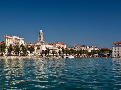 Holiday Home Luxury Sea View Apartment