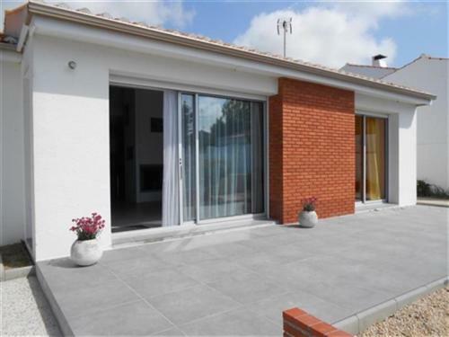 Rental Villa A 200 M Plage Des Bussoleries
