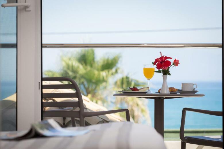 Hotel Acharavi Beach