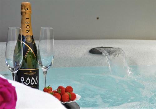 Bluebell Cottage With Hot Tub