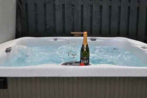Bluebell Cottage With Hot Tub